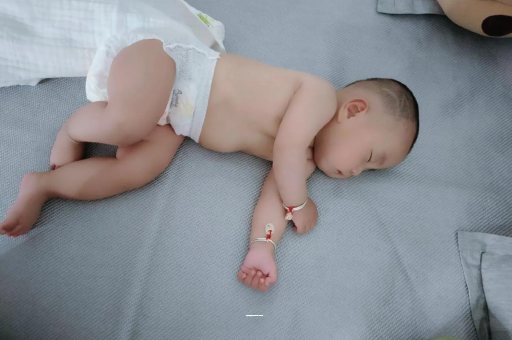 吕梁五个月宝宝呕吐